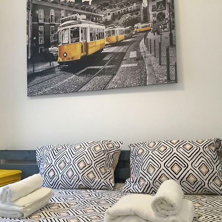 Love Inn Bairro Alto 리스본 외부 사진